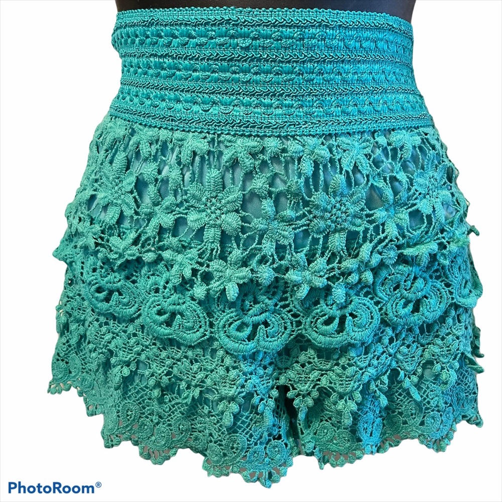 🔥SALE🔥Layered Lace Shorts